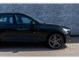 Volvo XC60 Recharge T6 AWD R-Design | Navigatie | Schuif-/Kanteldak | Head-Up Display | 360 Camera | Trekhaak | Adaptieve Cruise Control | Harman Kardon Audio | Stoel-/Stuurverwarming | Gelamineerd Glas Rondom | Park Assist | Memory | Elek. Stoelen | Zitverlenging | Dodehoekdetectie | 21" LM
