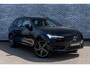 Volvo XC60 Recharge T6 AWD R-Design | Navigatie | Schuif-/Kanteldak | Head-Up Display | 360 Camera | Trekhaak | Adaptieve Cruise Control | Harman Kardon Audio | Stoel-/Stuurverwarming | Gelamineerd Glas Rondom | Park Assist | Memory | Elek. Stoelen | Zitverlenging | Dodehoekdetectie | 21" LM