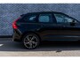 Volvo XC60 Recharge T6 AWD R-Design | Navigatie | Schuif-/Kanteldak | Head-Up Display | 360 Camera | Trekhaak | Adaptieve Cruise Control | Harman Kardon Audio | Stoel-/Stuurverwarming | Gelamineerd Glas Rondom | Park Assist | Memory | Elek. Stoelen | Zitverlenging | Dodehoekdetectie | 21" LM