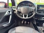 Peugeot 2008 1.2 PureTech Allure met parkeersensoren en trekhaak en navigatie en bluetooth telefoon / media en airco