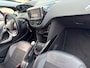 Peugeot 2008 1.2 PureTech Allure met parkeersensoren en trekhaak en navigatie en bluetooth telefoon / media en airco