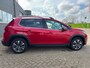 Peugeot 2008 1.2 PureTech Allure met parkeersensoren en trekhaak en navigatie en bluetooth telefoon / media en airco