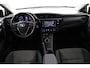 Toyota Auris 1.8 Hybrid Executive | Trekhaak | Parkeersensoren | Stoelverwarming | Cruise-Control | Panorama Dak |