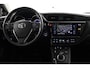 Toyota Auris 1.8 Hybrid Executive | Trekhaak | Parkeersensoren | Stoelverwarming | Cruise-Control | Panorama Dak |