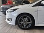 Ford Focus 1.0 ST-Line | Apple CarPlay | NAV | CC | Parkeersensoren voor & achter |