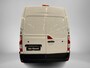 Renault Master T35 2.3 dCi 135 L3H2 Work Edition | Airconditioning | Cruise control Standaard | Connectiviteit | Navigatie | Lederen bekleding  | Park Distance Control achter | Achteruitrijcamera | 2 zitplaatsen rechtsvoor | Verlengde of verhoogde carrosserie | Schuifdeur rechts | Achterdeuren |