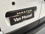 Renault Master T35 2.3 dCi 135 L3H2 Work Edition | Airconditioning | Cruise control Standaard | Connectiviteit | Navigatie | Lederen bekleding  | Park Distance Control achter | Achteruitrijcamera | 2 zitplaatsen rechtsvoor | Verlengde of verhoogde carrosserie | Schuifdeur rechts | Achterdeuren |