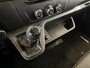 Renault Master T35 2.3 dCi 135 L3H2 Work Edition | Airconditioning | Cruise control Standaard | Connectiviteit | Navigatie | Lederen bekleding  | Park Distance Control achter | Achteruitrijcamera | 2 zitplaatsen rechtsvoor | Verlengde of verhoogde carrosserie | Schuifdeur rechts | Achterdeuren |
