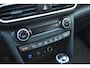 Hyundai Kona 1.6 GDI HEV Premium | Trekhaak | Climate Control | Adaptieve Cruise Control | Stoelverwarming & Stoelventilatie | LMV | Navigatie | Achteruitrijcamera | Apple Carplay/Android Auto |
