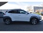 Hyundai Kona 1.6 GDI HEV Premium | Trekhaak | Climate Control | Adaptieve Cruise Control | Stoelverwarming & Stoelventilatie | LMV | Navigatie | Achteruitrijcamera | Apple Carplay/Android Auto |
