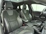 Volvo V40 T3 153pk Automaat Polar+ Sport / Harman&Kardon Audio / Keyless / Panoramadak / Stoelverwarming / Nubuck / Trekhaak / PDC + Camera /