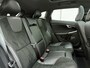 Volvo V40 T3 153pk Automaat Polar+ Sport / Harman&Kardon Audio / Keyless / Panoramadak / Stoelverwarming / Nubuck / Trekhaak / PDC + Camera /