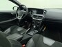 Volvo V40 T3 153pk Automaat Polar+ Sport / Harman&Kardon Audio / Keyless / Panoramadak / Stoelverwarming / Nubuck / Trekhaak / PDC + Camera /