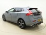 Volvo V40 T3 153pk Automaat Polar+ Sport / Harman&Kardon Audio / Keyless / Panoramadak / Stoelverwarming / Nubuck / Trekhaak / PDC + Camera /
