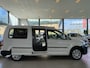 Volkswagen Caddy Maxi 1.6 TDI,Dealeronderhouden,5 Zits,Aangepast Voor Rolstoelauto of Scootmobiel Vervoer,Uitklapbare Klep,Schuifdeuren L&R,Achteruitrijsensoren,Climatecontrol,Audio DAB+,Ipod Aux Bluetooth Aansluiting,Zeer Nette Auto&Onderhouden