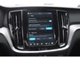 Volvo V60 T6 350PK Automaat AWD Plus Dark / Adaptive cruise control / Elektrische stoelen / Harman Kardon audio / Trekhaak / Pilot assist / BLIS / Stoel en stuur verwarming / Elektrische achterklep / Parkeersensoren met 360 camera / Google infotainment
