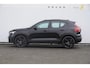 Volvo XC40 B3 177PK Automaat Plus Black Edition / Adaptive cruise control / Elektrische stoelen / Harman Kardon audio / Pilot assist / BLIS / Stoel en stuur verwarming / Elektrische achterklep / Parkeersensoren met camera / Google infotainment