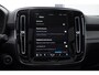 Volvo XC40 B3 177PK Automaat Plus Black Edition / Adaptive cruise control / Elektrische stoelen / Harman Kardon audio / Pilot assist / BLIS / Stoel en stuur verwarming / Elektrische achterklep / Parkeersensoren met camera / Google infotainment