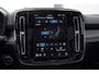 Volvo XC40 B3 177PK Automaat Plus Black Edition / Adaptive cruise control / Elektrische stoelen / Harman Kardon audio / Pilot assist / BLIS / Stoel en stuur verwarming / Elektrische achterklep / Parkeersensoren met camera / Google infotainment