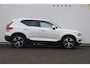 Volvo XC40 B4 211PK Automaat Inscription / Elektrische stoelen met geheugen / Keyless entry / Elektrische achterklep / Harman Kardon audio / Parkeersensoren met camera / stoel - en stuurwielverwarming /