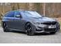 BMW 3-Serie Touring 330e High Executive M-Sport | Pano | HUD | Laser | Adap Cruise | Elektr. trekhaak | Adap onderstel | Elektr. stoel memory | Hifi | Camera | Keyless | Grootlichtassistent | Etc.