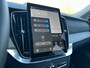 Volvo XC90 2.0 T8 Plug-in hybrid AWD Ultra Dark | All-seasons | Luchtvering | Massage | Trekhaak | Bowers&Wilkins | Aurora Silver | Gelamineerd glas |