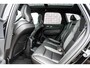 Volvo XC60 2.0 T6 Plug-in hybrid AWD Ultra Black Edition | Facelift | Harman Kardon Audio | Head-up Display | 360 Graden Camera | Panoramadak | Lichtmetalen Velgen 21 inch | Elektrisch Verstelbare Voorstoelen | Keyless Entry | BLIS