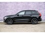Volvo XC60 2.0 T6 Plug-in hybrid AWD Ultra Black Edition | Facelift | Harman Kardon Audio | Head-up Display | 360 Graden Camera | Panoramadak | Lichtmetalen Velgen 21 inch | Elektrisch Verstelbare Voorstoelen | Keyless Entry | BLIS