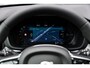 Volvo XC60 2.0 T6 Plug-in hybrid AWD Ultra Black Edition | Facelift | Harman Kardon Audio | Head-up Display | 360 Graden Camera | Panoramadak | Lichtmetalen Velgen 21 inch | Elektrisch Verstelbare Voorstoelen | Keyless Entry | BLIS