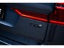 Volvo XC60 2.0 T6 Plug-in hybrid AWD Ultra Black Edition | Facelift | Harman Kardon Audio | Head-up Display | 360 Graden Camera | Panoramadak | Lichtmetalen Velgen 21 inch | Elektrisch Verstelbare Voorstoelen | Keyless Entry | BLIS