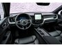 Volvo XC60 2.0 T6 Plug-in hybrid AWD Ultra Black Edition | Facelift | Harman Kardon Audio | Head-up Display | 360 Graden Camera | Panoramadak | Lichtmetalen Velgen 21 inch | Elektrisch Verstelbare Voorstoelen | Keyless Entry | BLIS