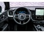 Volvo XC60 2.0 T6 Plug-in hybrid AWD Ultra Black Edition | Facelift | Harman Kardon Audio | Head-up Display | 360 Graden Camera | Panoramadak | Lichtmetalen Velgen 21 inch | Elektrisch Verstelbare Voorstoelen | Keyless Entry | BLIS