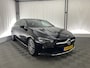 Mercedes-Benz CLA Shooting Brake 180 Business Solution Luxury Automaat | Pano-Dak | Apple CarPlay | Leder | Dodehoek Det. | DAB |