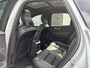 Volvo XC60 2.0 T6 Plug-in hybrid AWD Ultra Black Edition | Facelift | Harman Kardon Audio | Head-up Display | 360 Graden Camera | Panoramadak | Lichtmetalen Velgen 21 inch | Elektrisch Verstelbare Voorstoelen | Keyless Entry | BLIS
