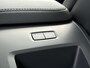 Volvo XC60 2.0 T6 Plug-in hybrid AWD Ultra Black Edition | Facelift | Harman Kardon Audio | Head-up Display | 360 Graden Camera | Panoramadak | Lichtmetalen Velgen 21 inch | Elektrisch Verstelbare Voorstoelen | Keyless Entry | BLIS