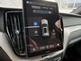 Volvo XC60 2.0 T6 Plug-in hybrid AWD Ultra Black Edition | Facelift | Harman Kardon Audio | Head-up Display | 360 Graden Camera | Panoramadak | Lichtmetalen Velgen 21 inch | Elektrisch Verstelbare Voorstoelen | Keyless Entry | BLIS