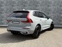 Volvo XC60 2.0 T6 Plug-in hybrid AWD Ultra Black Edition | Facelift | Harman Kardon Audio | Head-up Display | 360 Graden Camera | Panoramadak | Lichtmetalen Velgen 21 inch | Elektrisch Verstelbare Voorstoelen | Keyless Entry | BLIS
