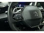 Peugeot 2008 1.2 PureTech GT Pack 155pk Automaat | Navigatie | Dealer onderhouden | Adaptive Cruise control | Camera | Parkeersensoren | Trekhaak | Keyless Entry + Start | 18" LMV