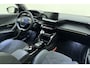Peugeot 2008 1.2 PureTech GT Pack 155pk Automaat | Navigatie | Dealer onderhouden | Adaptive Cruise control | Camera | Parkeersensoren | Trekhaak | Keyless Entry + Start | 18" LMV