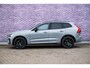 Volvo XC60 2.0 T6 Plug-in hybrid AWD Ultra Black Edition | Facelift | Harman Kardon Audio | Head-up Display | 360 Graden Camera | Panoramadak | Lichtmetalen Velgen 21 inch | Elektrisch Verstelbare Voorstoelen | Keyless Entry | BLIS