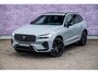 Volvo XC60 2.0 T6 Plug-in hybrid AWD Ultra Black Edition | Facelift | Harman Kardon Audio | Head-up Display | 360 Graden Camera | Panoramadak | Lichtmetalen Velgen 21 inch | Elektrisch Verstelbare Voorstoelen | Keyless Entry | BLIS