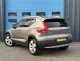 Volvo XC40 2.0 B4 Business Pro | 18" 5-Spaaks Silver velgen met 235/55 R18 banden | 2-zone Electronic Climate Control met gekoeld dashboardkastje | Achteropkomend verkeer waarschuwing