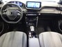 Peugeot 2008 1.2 PureTech 130pk Automaat Allure Navigatie Apple Carplay/Android Auto 360 camera Parkeersensoren Blind Spot Assist Adaptive Cruise Control Stoelverwarming Getinte ramen Climate Control