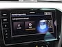 Volkswagen Passat Variant GTE 1.4 TSI PHEV 218 pk DSG Business | Trekhaak | 360 Camera | App connect | LED Matrix | Navigatie | Elektrische Klep | Stoelverwarming v+a | ACC | 17'' LM | Stuurverwarming |