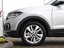 Volkswagen T-Cross 1.5 TSI 150 pk DSG Style | Navigatie | App Connect | LED | Camera | 17'' LM | Climatronic | Stoelverwarming | Side Assist |