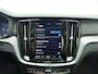 Volvo V60 B4 211pk Plus Bright / Panoramadak / Full-LED / Trekhaak / Elektr. Stoelen / Adapt. Cruise / BLIS / Stoel + Stuur. Verwarming / 18'' / Getint glas / Keyless /