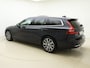 Volvo V60 B4 211pk Plus Bright / Panoramadak / Full-LED / Trekhaak / Elektr. Stoelen / Adapt. Cruise / BLIS / Stoel + Stuur. Verwarming / 18'' / Getint glas / Keyless /