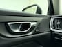 Volvo V60 B4 211pk Plus Bright / Panoramadak / Full-LED / Trekhaak / Elektr. Stoelen / Adapt. Cruise / BLIS / Stoel + Stuur. Verwarming / 18'' / Getint glas / Keyless /