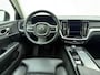 Volvo V60 B4 211pk Plus Bright / Panoramadak / Full-LED / Trekhaak / Elektr. Stoelen / Adapt. Cruise / BLIS / Stoel + Stuur. Verwarming / 18'' / Getint glas / Keyless /