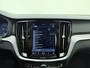 Volvo V60 B4 211pk Plus Bright / Panoramadak / Full-LED / Trekhaak / Elektr. Stoelen / Adapt. Cruise / BLIS / Stoel + Stuur. Verwarming / 18'' / Getint glas / Keyless /